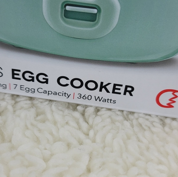 Dash Express Egg Cooker - Picture 3 of 9